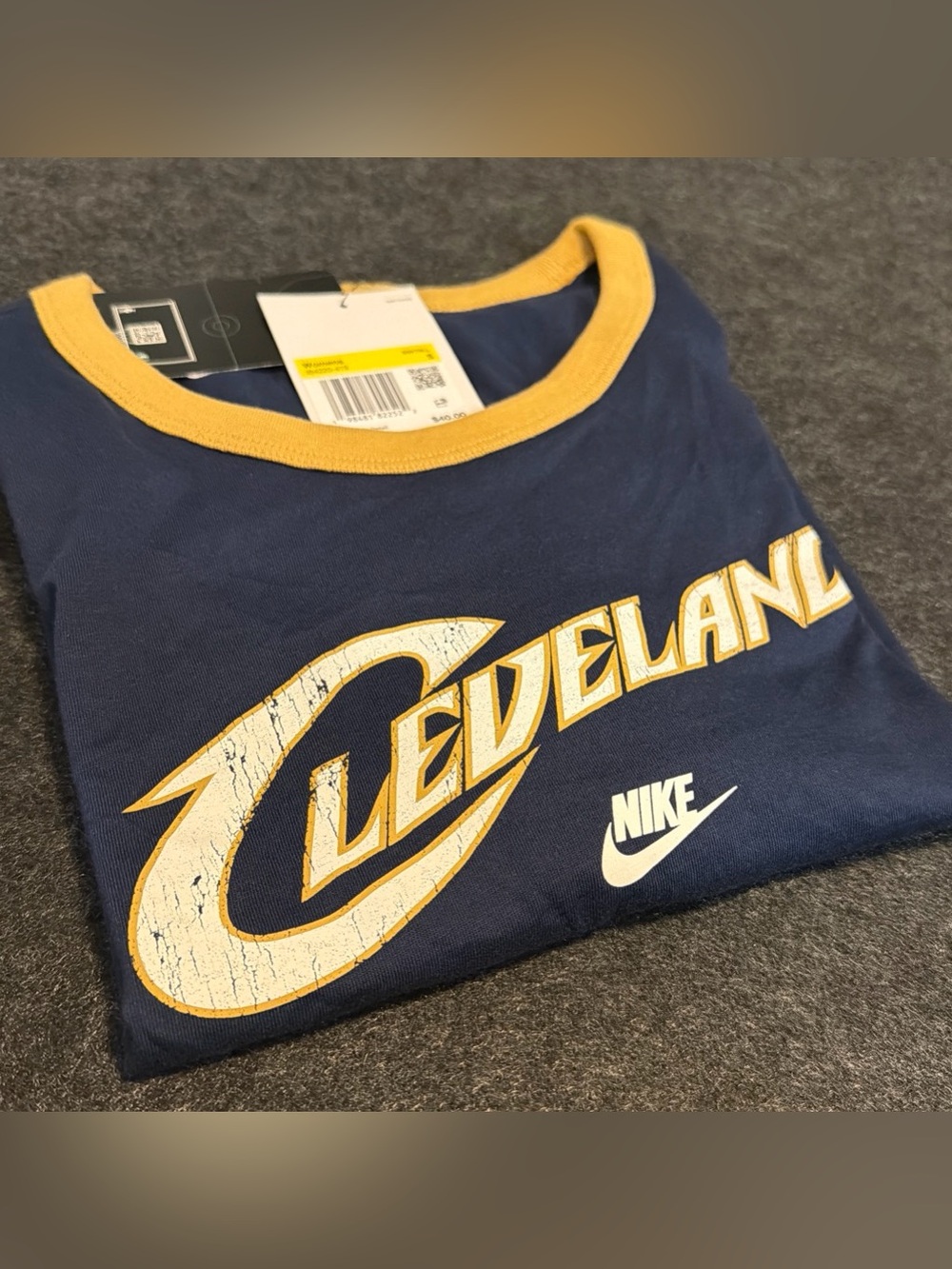 Nike women’s  Cleveland Cavs Navy and Gold Ringer Cropped Tee